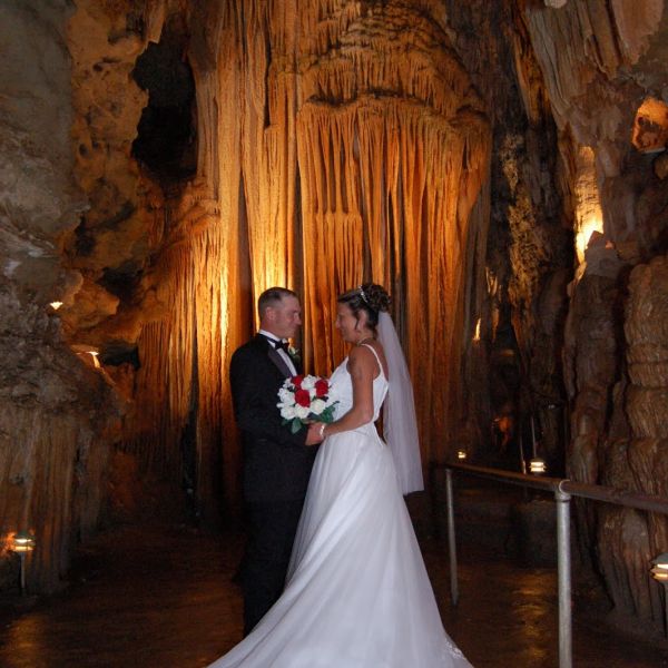 Đám cưới trong hang động