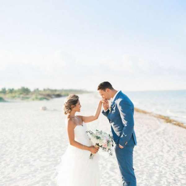 Đám cưới trên bãi biển